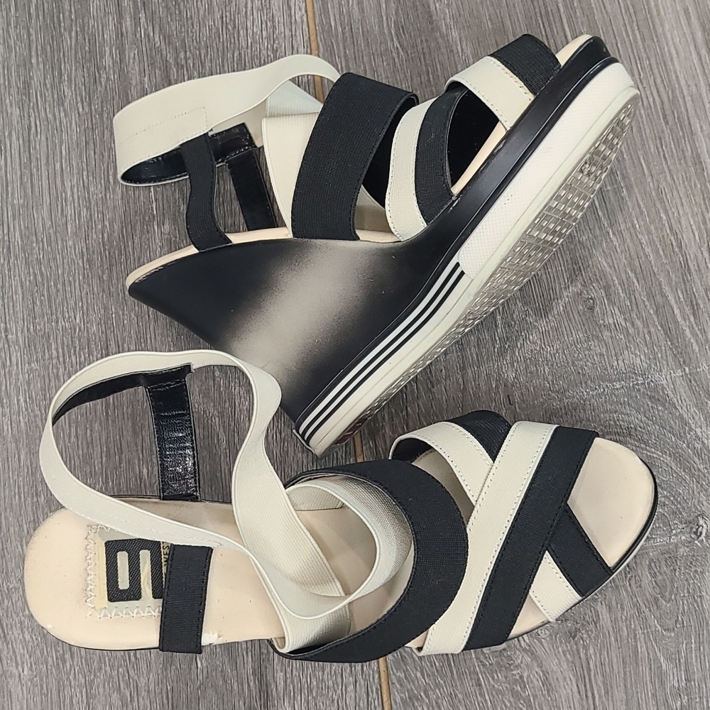 Vintage Nine West wedge sandals,  black & cream ombre size 8